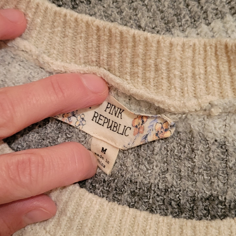 Sweater - Picture 4 of 4